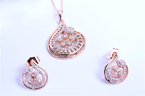 Hover Product Image