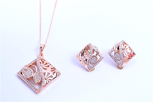 Hover Product Image